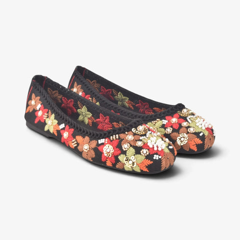 Women Black Emb Pumps WM1323