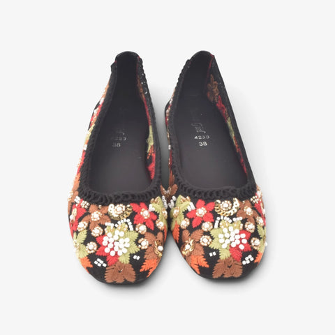 Women Black Emb Pumps WM1323