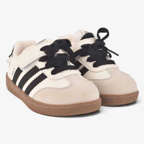GIRL BLACK SNEAKERS KD445